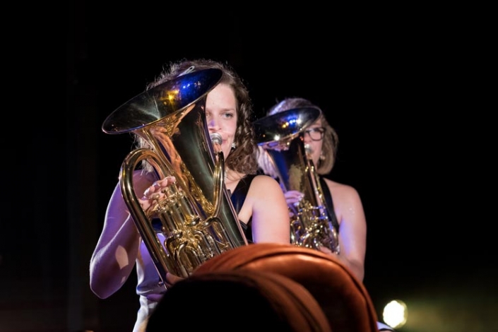 Groupe Ron et ses cuivrettes musique, théâtre, humour, comique, burlesque, cuivre, trompette, cornet, piccolo, bugle, saxhorn, alto, baryton, basse, euphonium, trombone, pichotte, pavillon, piston, coulisse, embouchure, sourdine, virtuose, fille, garçon, femme, homme, spectacle, clip, drôle, savant, film, bande originale, romantique, classique, baroque, renaissance, contemporain, glamour, strass, paillette, sexy, beau, belle, rêve, chevaux, meilleur, France, international, émotion, cascade, hors norme, fou, déjanté, immanquable